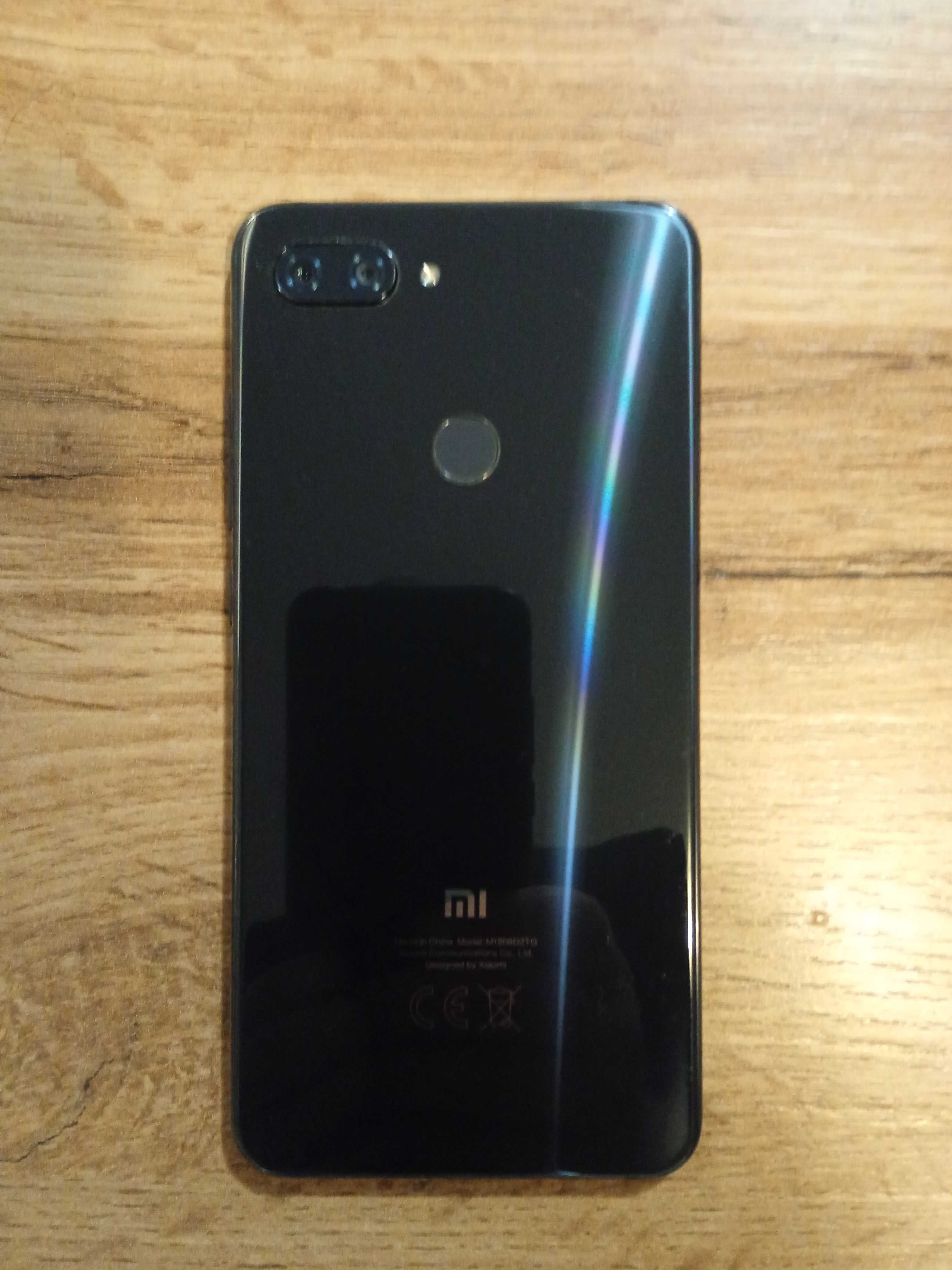 MI 8 lite , 4/64 gb , black , stan bardzo dobry