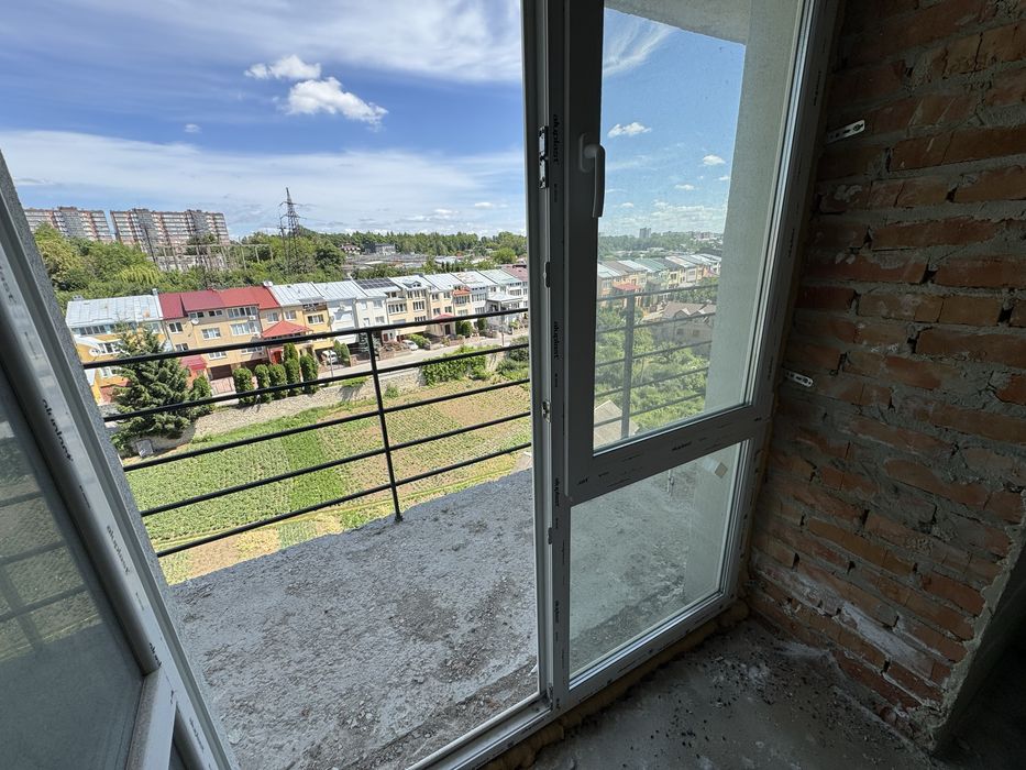 Продаж 3-к квартири в новобудові