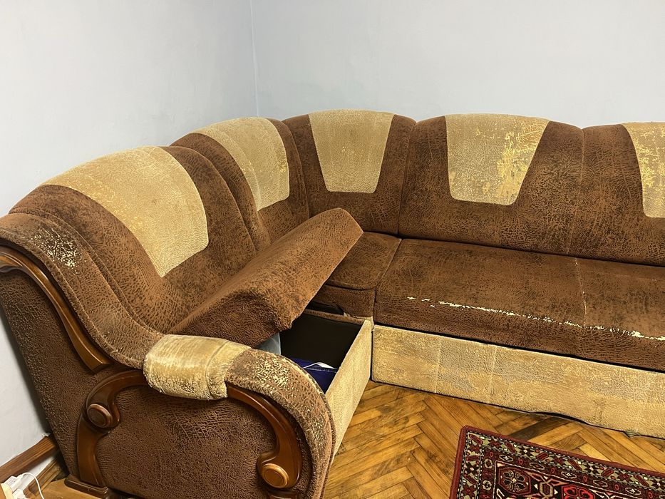 Диван кутовий ………