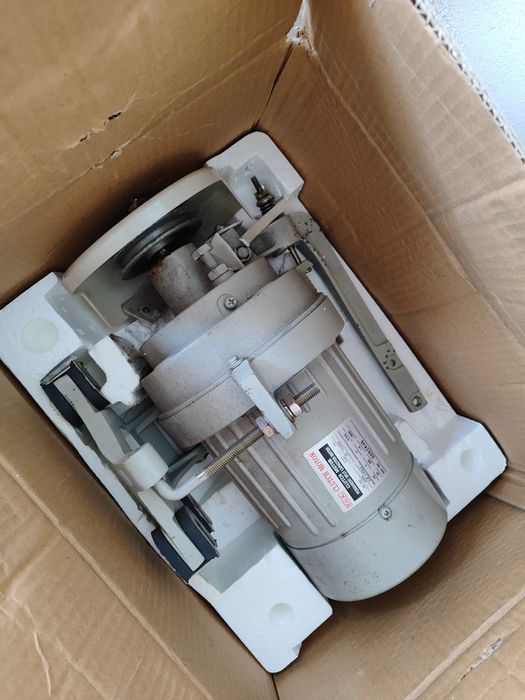 Vendo 2 motores de maquinas de costura.