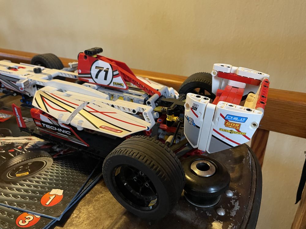 Lego technic 42000 formula f1 duza wyscigowka