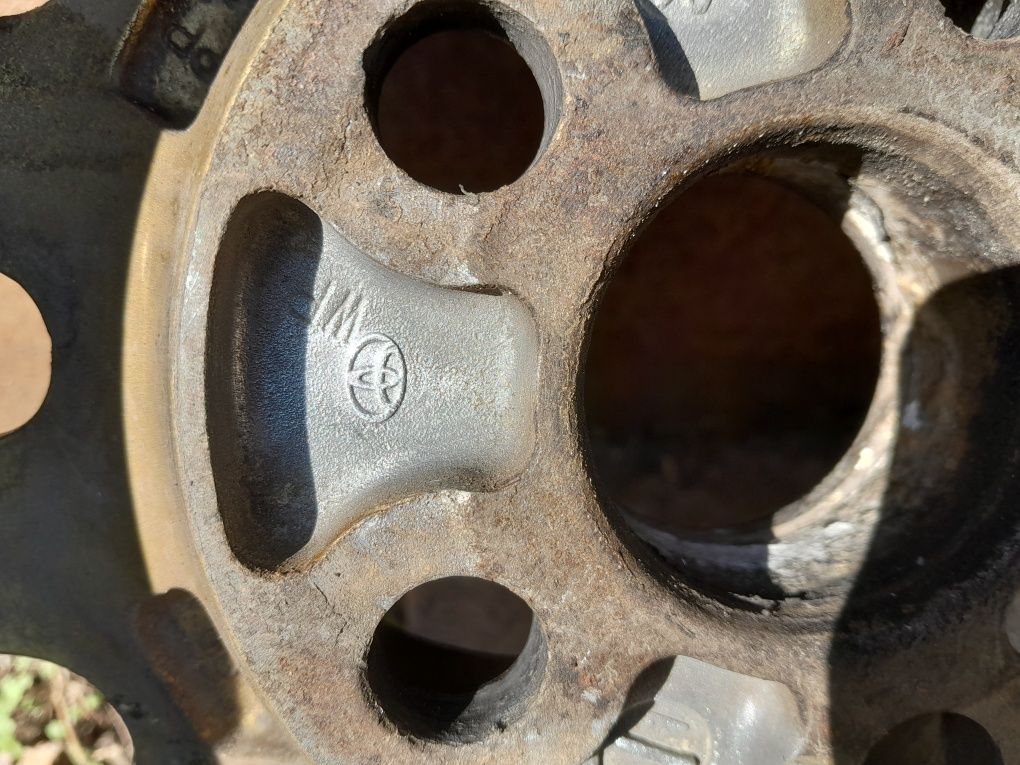 Диски с новыми шинами 215/45R17, диски 5×100, ET45