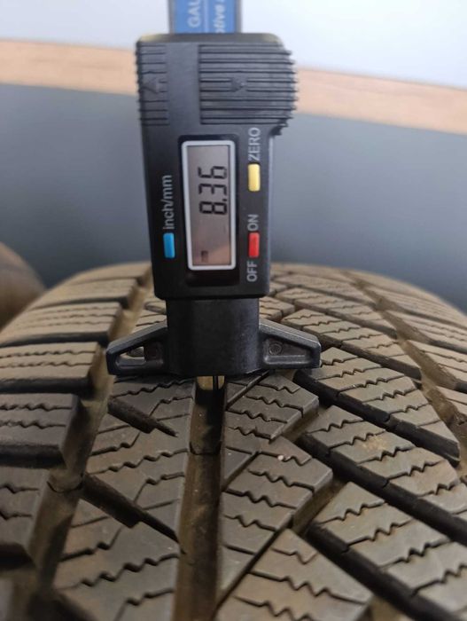 Koła Alu Felga  zima  Ford S-max   Kuga - Opony Continental 235/50R18