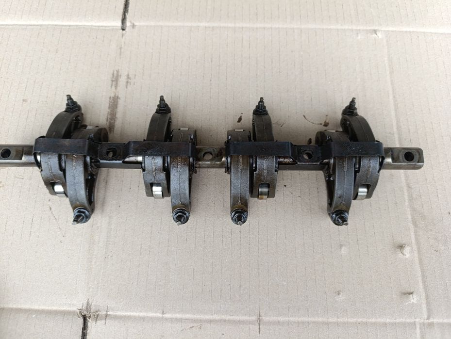 Рокера коромисло 1.4 1.6 K7M K7J Renault Megane Kangoo Logan Sandero