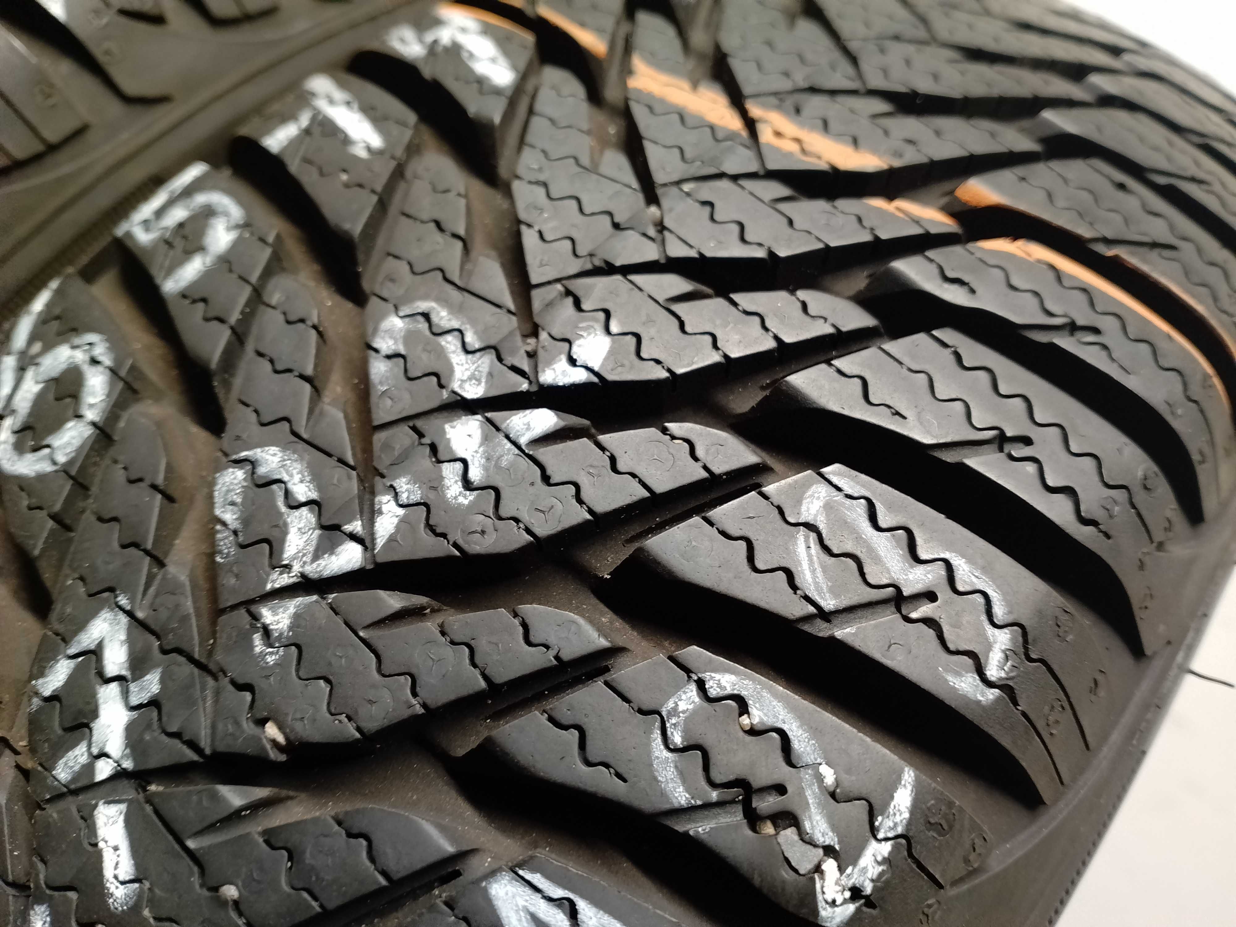 165/65 14 GoodYear Ultra Grip8 2722 Obrzycko Z1123