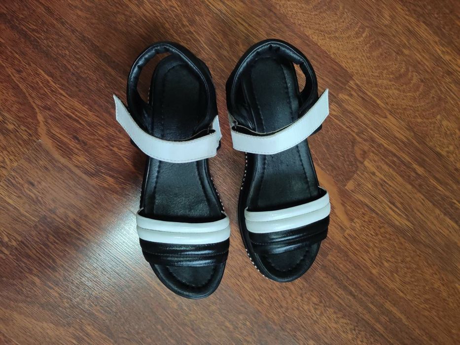Продам кожаные сандали