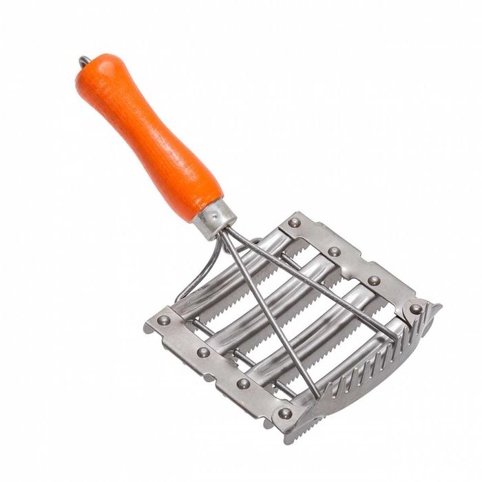 Zgrzebło metalowe dla bydła, z grzebieniem, 12 x 12,5 cm, Kerbl