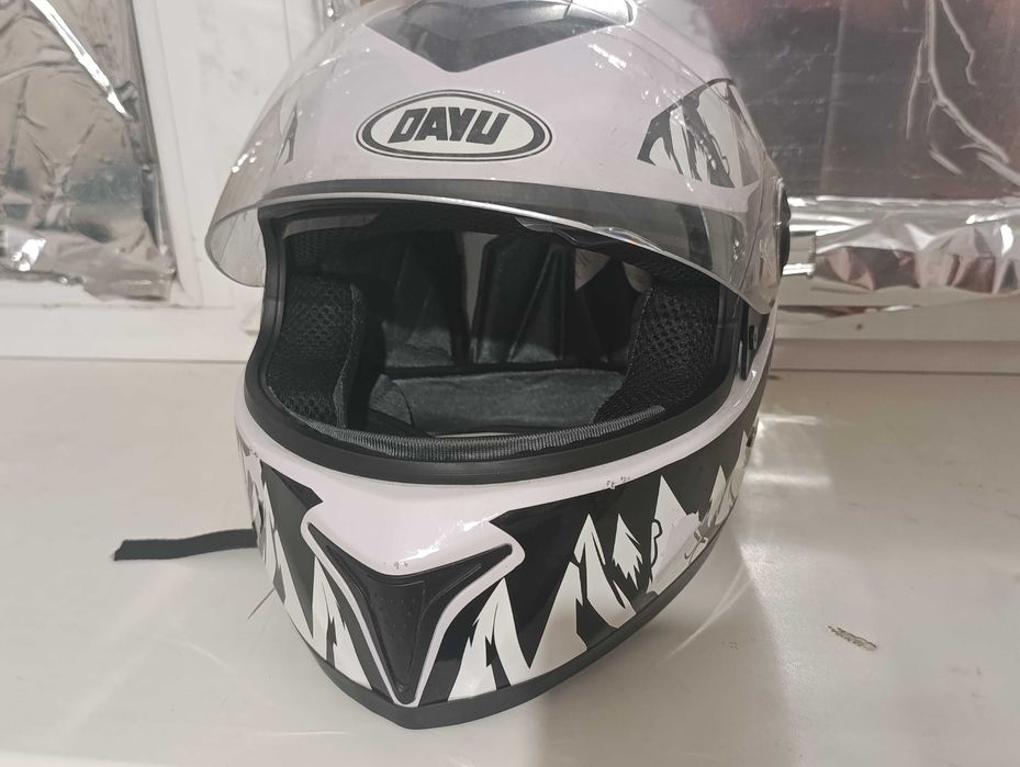 Шлем  dayu в хорошо состоянии