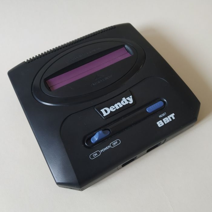 Игровая приставка Dendy