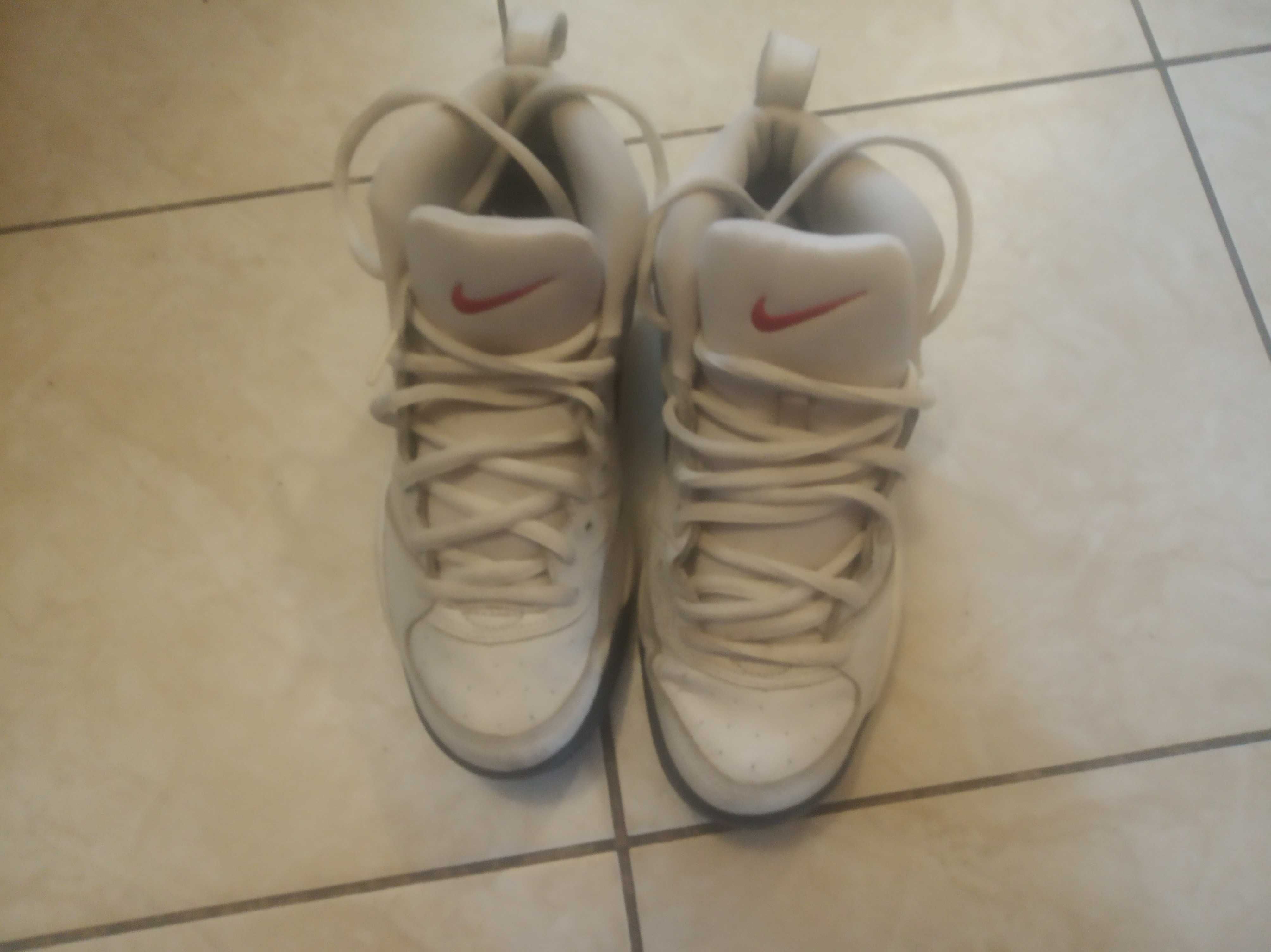 buty skórzane NIKE w rozmiarze 42