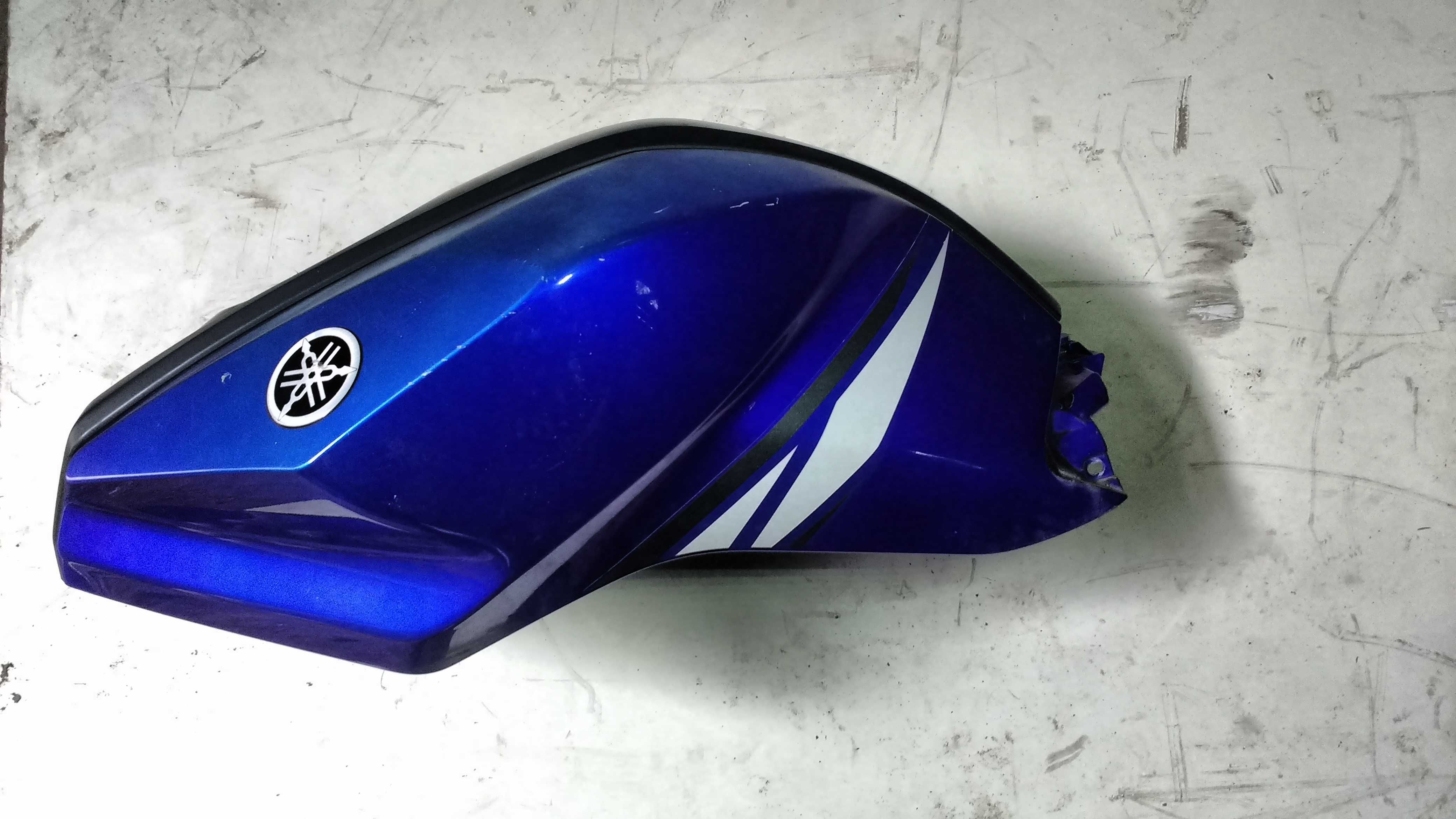 Yamaha YZF-R125 Części Sety rozrusznik bak set półki wydech felgi