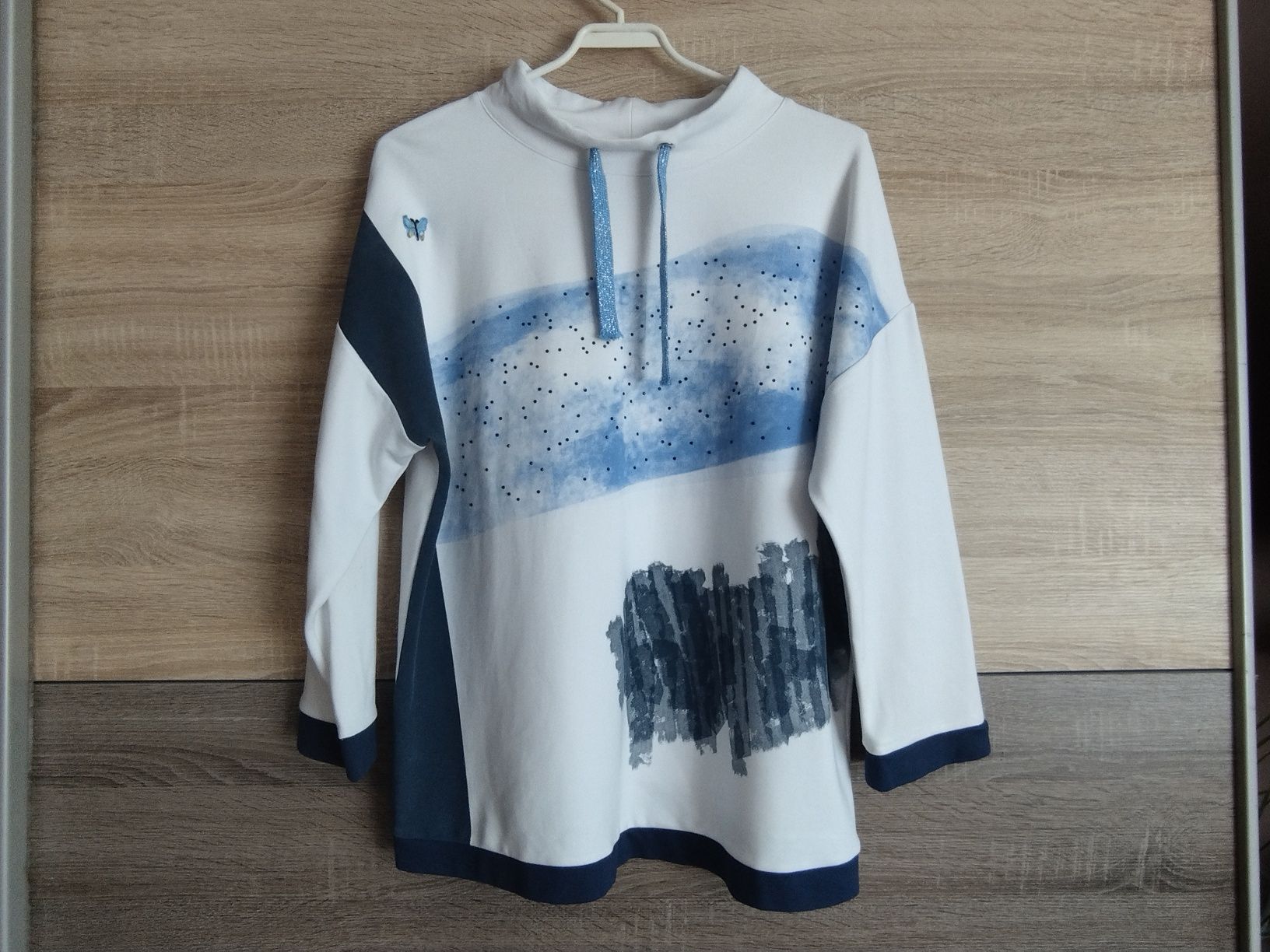 Unikatowa bluza ze stójką one size