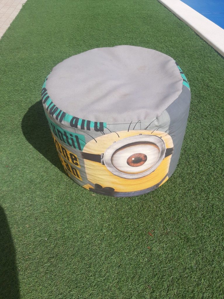 Vende se Puff Minion para exterior ou interior