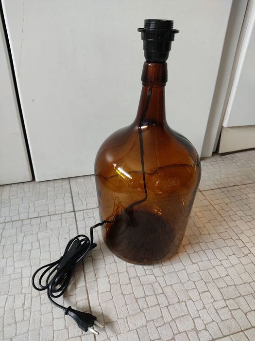 Candeeiro com garrafão