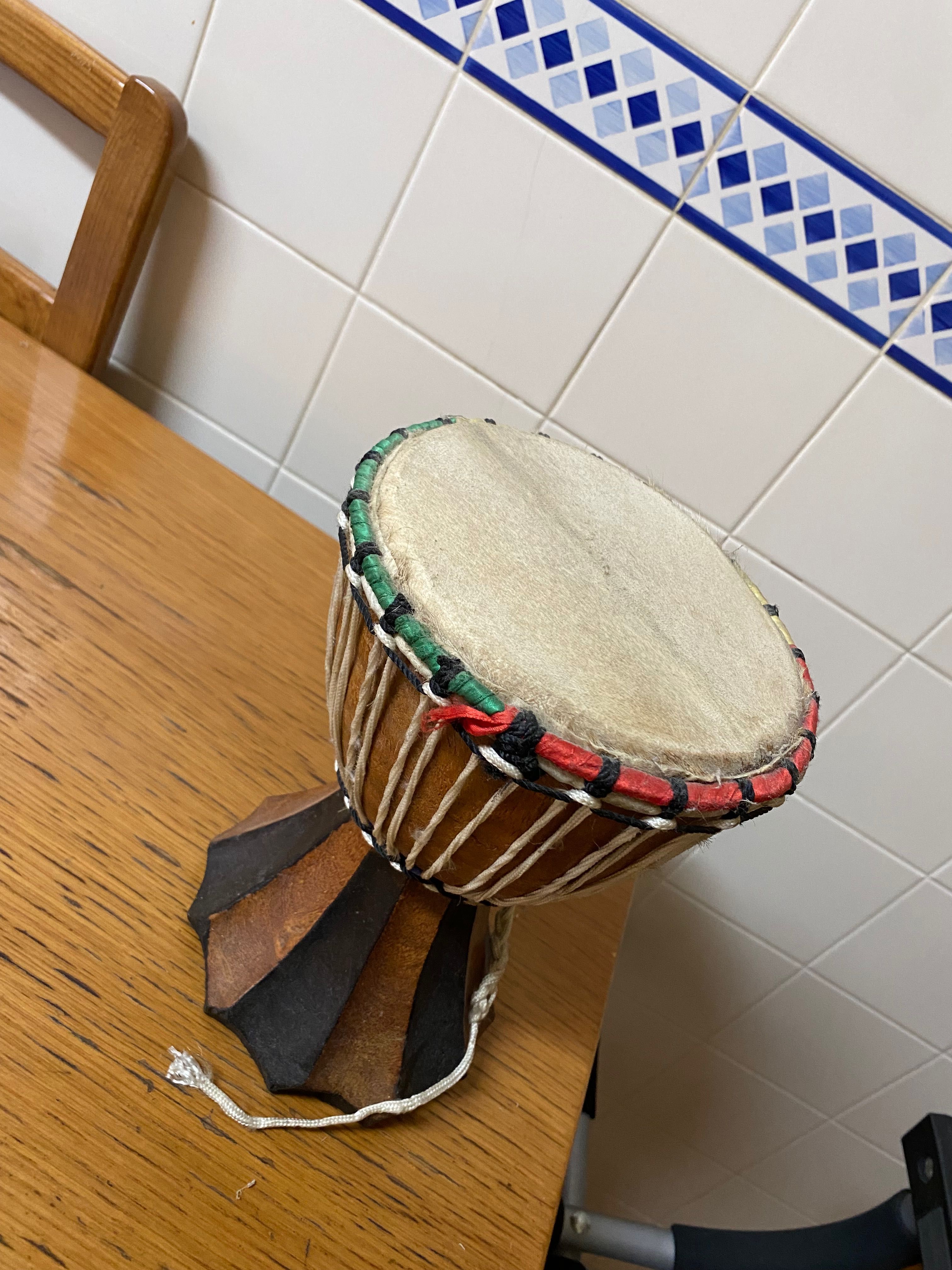 Djembe pequeno tunisino