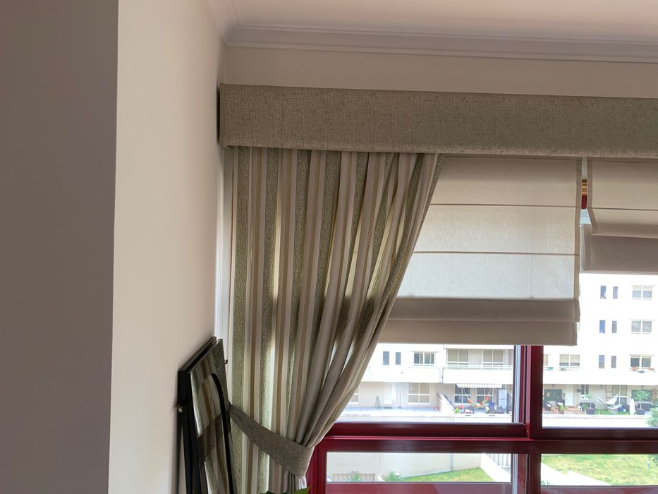 2 Pares De Cortinas E Estores completos De Sala