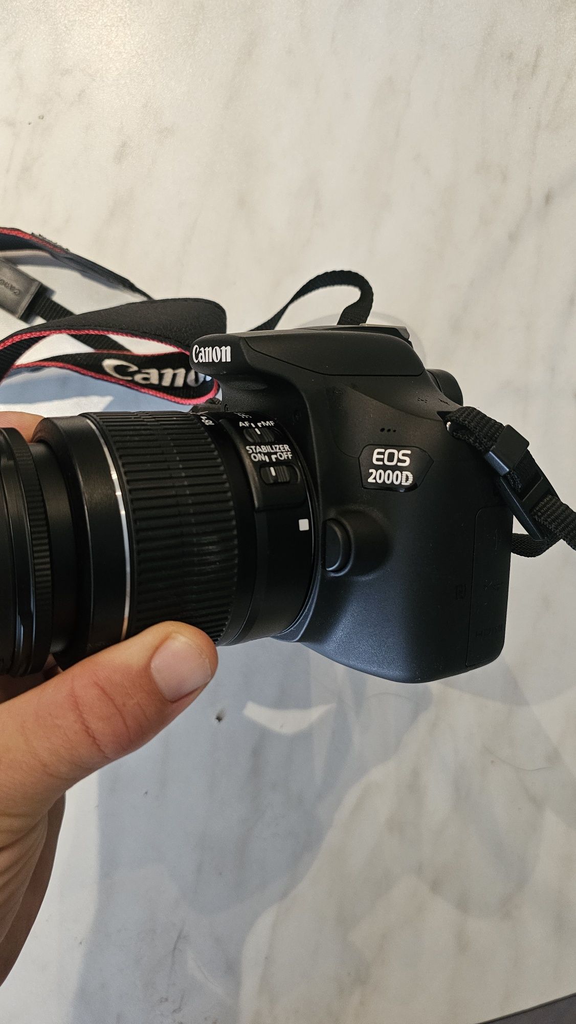Aparat Canon EOS 2000D