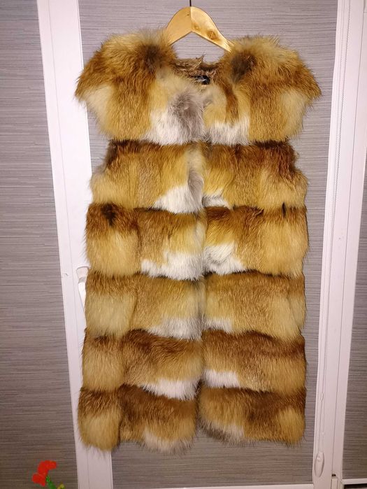 Меховая жилетка из лисы