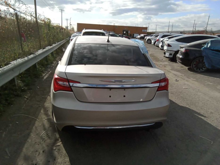 Chrysler 200 LX 2013