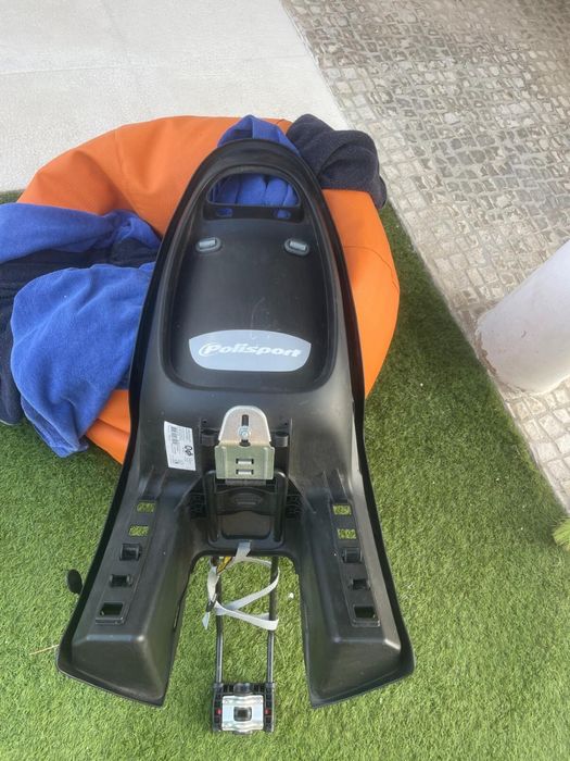 Vendo Cadeira para vebé para bicicleta - NOVA
