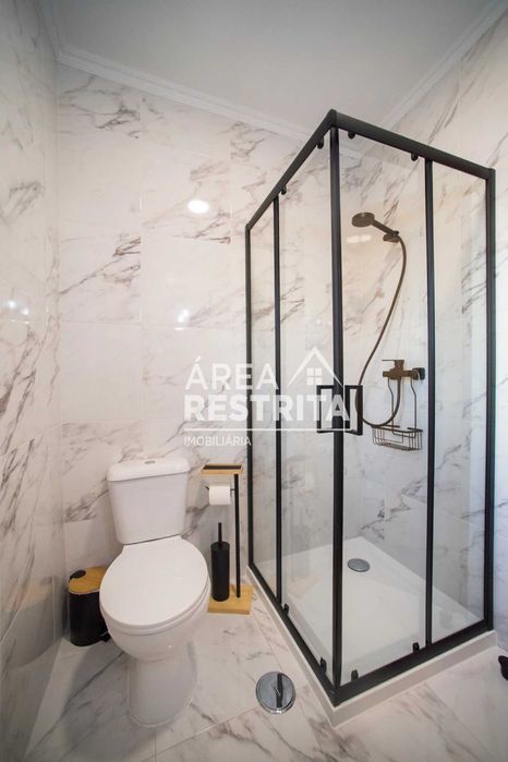 Quinta do Conde - Moradia Geminada T2+1 c/ Garagem em Excelente Estado