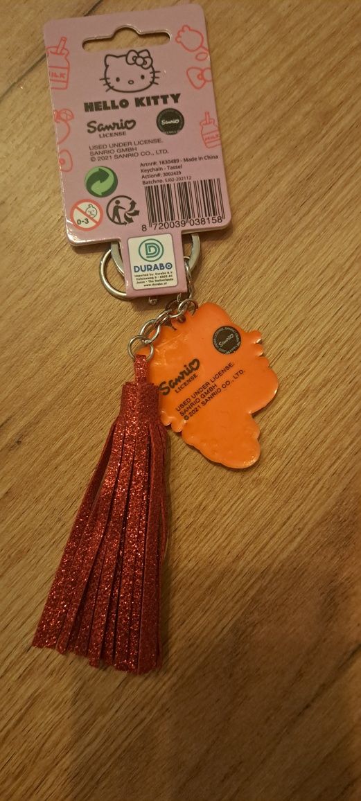 2 Nowe breloczki Hello Kitty i Keychain