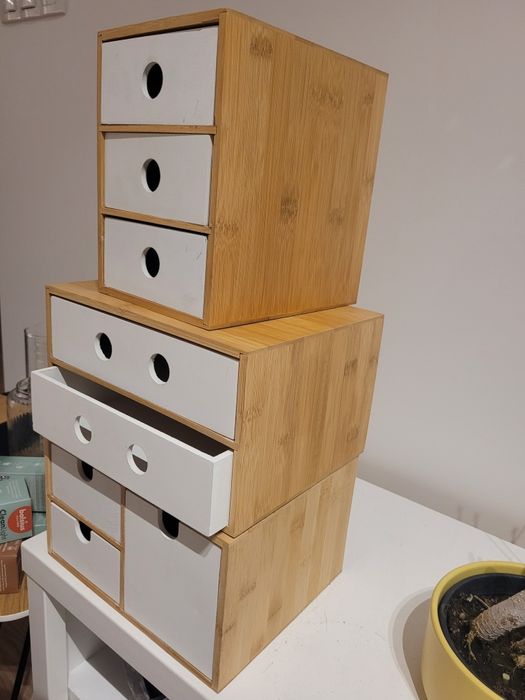 Skrzyneczki/pudełka z szufladkami do przechowywania