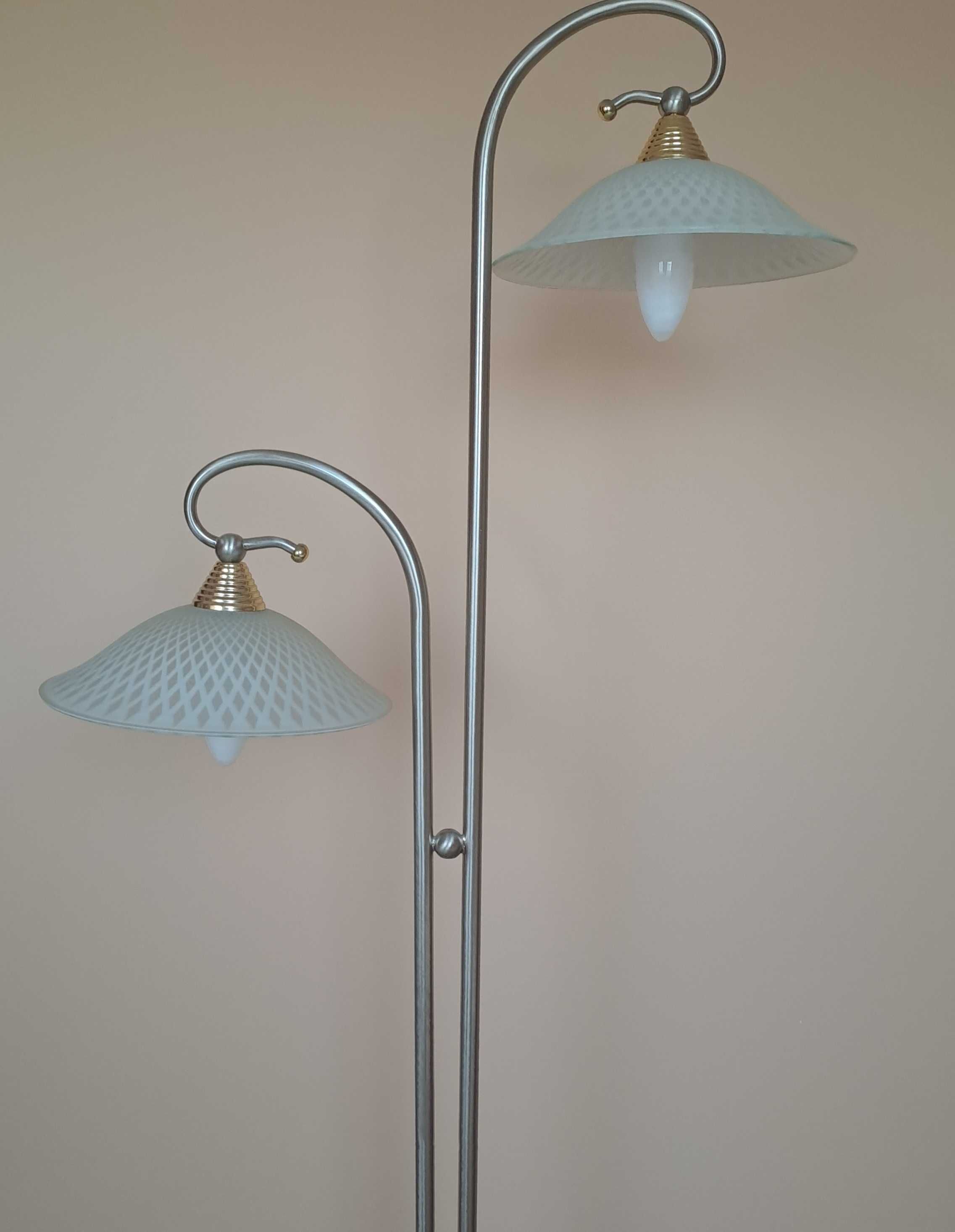 Lampa podłogowa metalowa