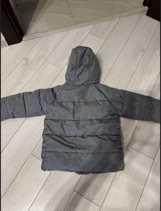 Дитячий одяг.Тепленька зимова курточка для хлопчика розмір 12/18 місяц
