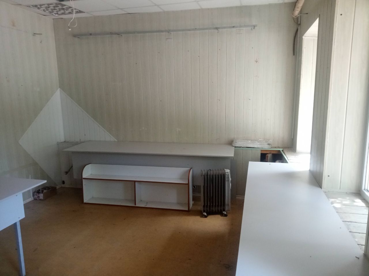 Сдается помещение в самом центре Славянска. 200м от площади. 30 кв м.