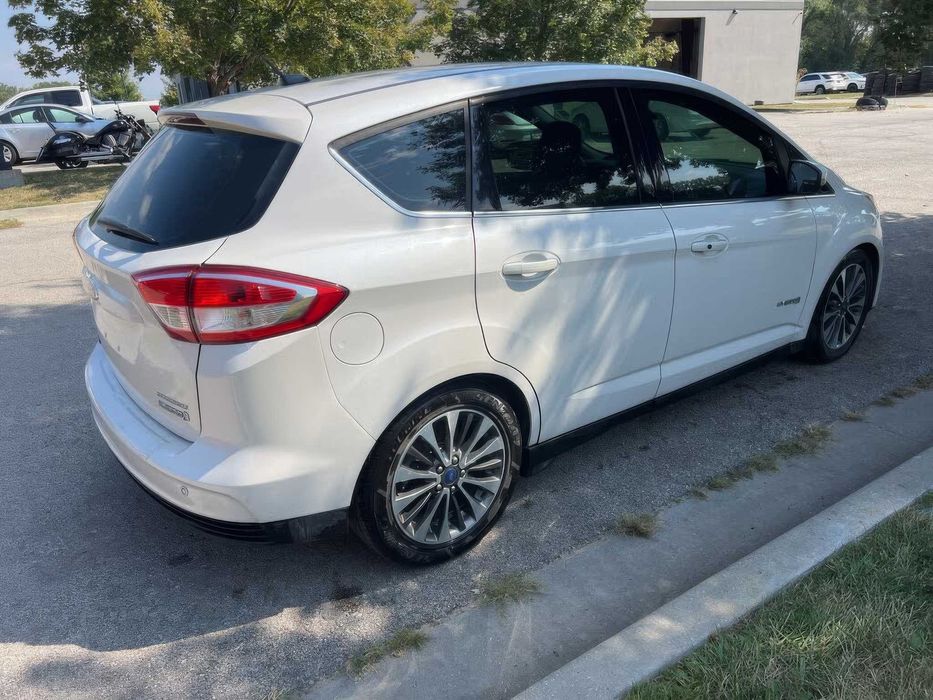Ford C-Max Hybrid Titanium      2018