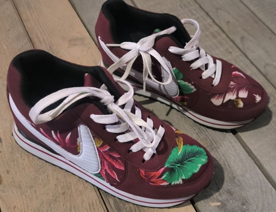 Кросівки    Nike