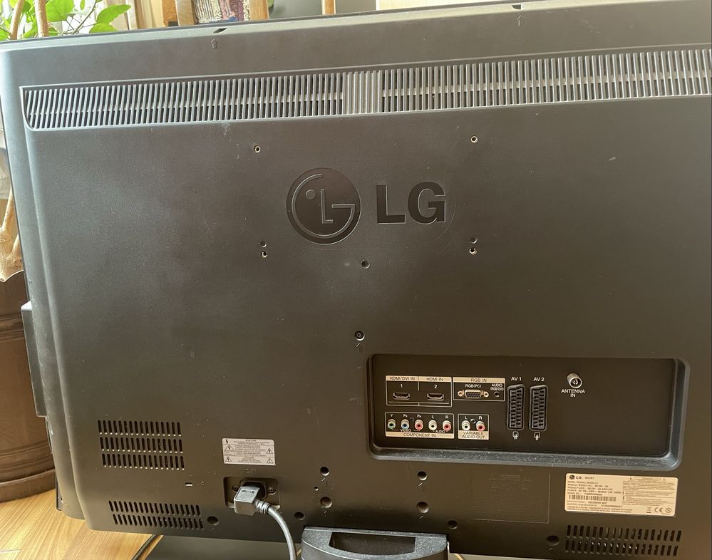 Телевізор LG 32LC51