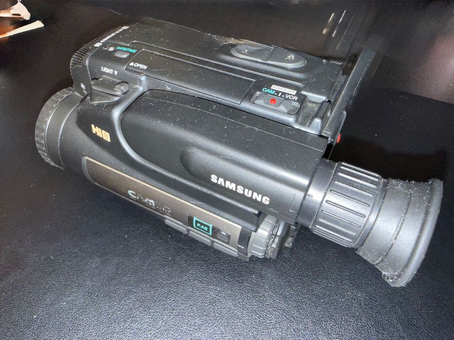 Kamera Hi8 Samsung VP-H65 Uszkodzona - oddaje kasetę