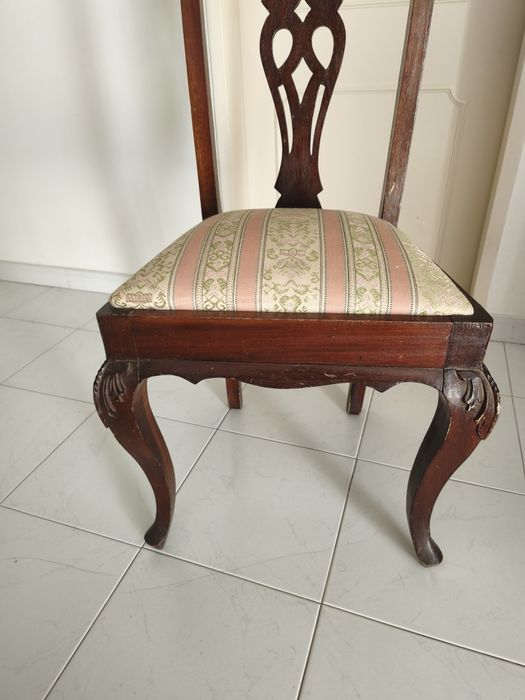 Cadeira e banco em madeira maciça