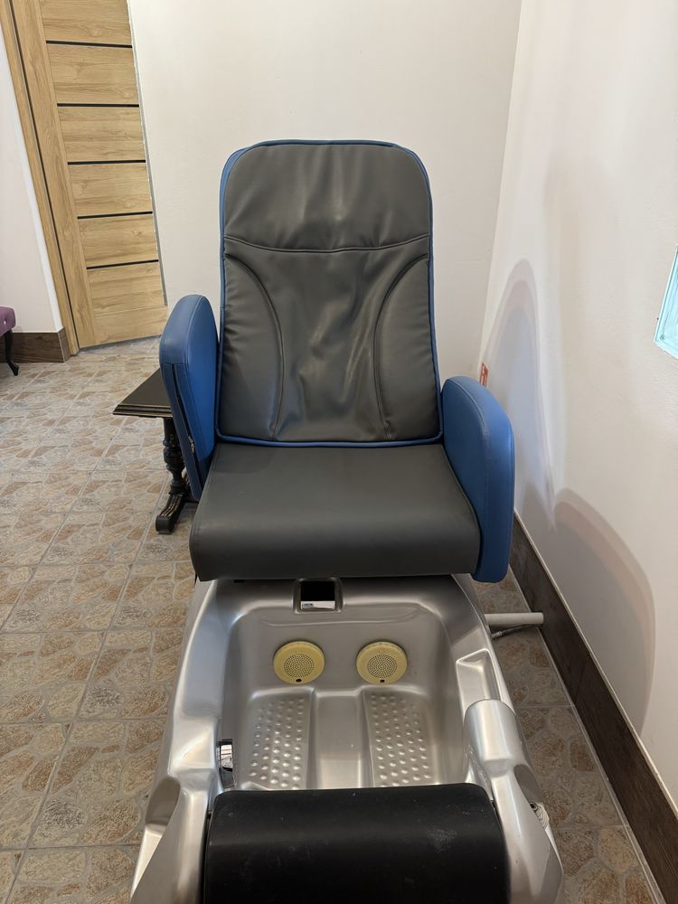 Fotel  pedicure z funkcją masażu pleców