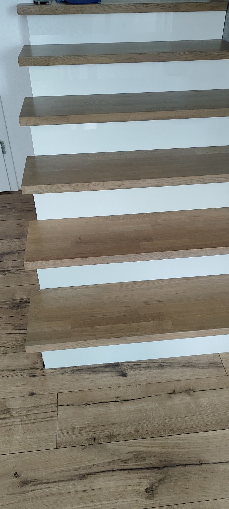 Lakier 2.5kg utwardzacz 0,4kg spowalniacz  bejca