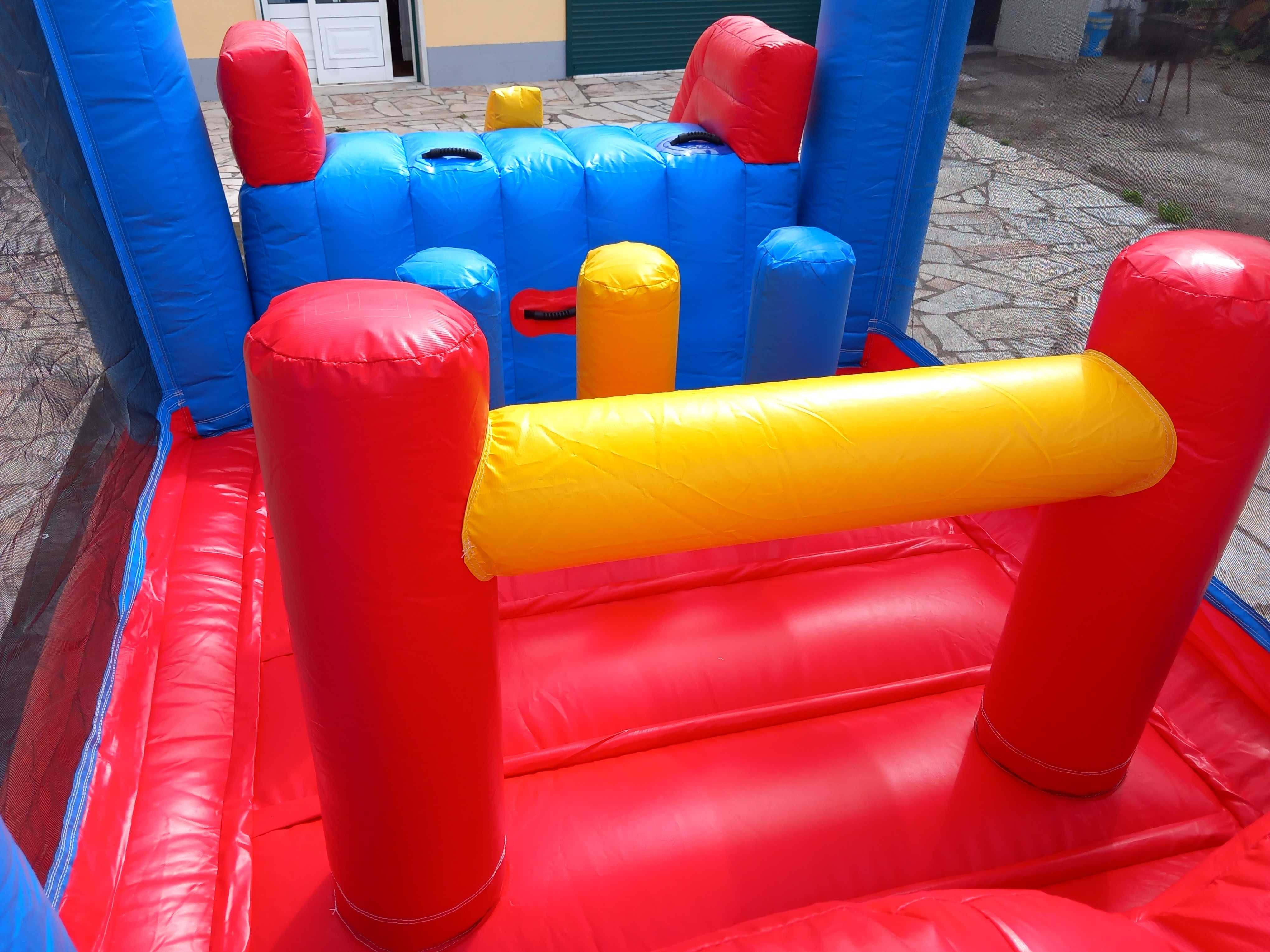 Aluga-se Insufláveis em PVC - Trampolins - piscina de bolas