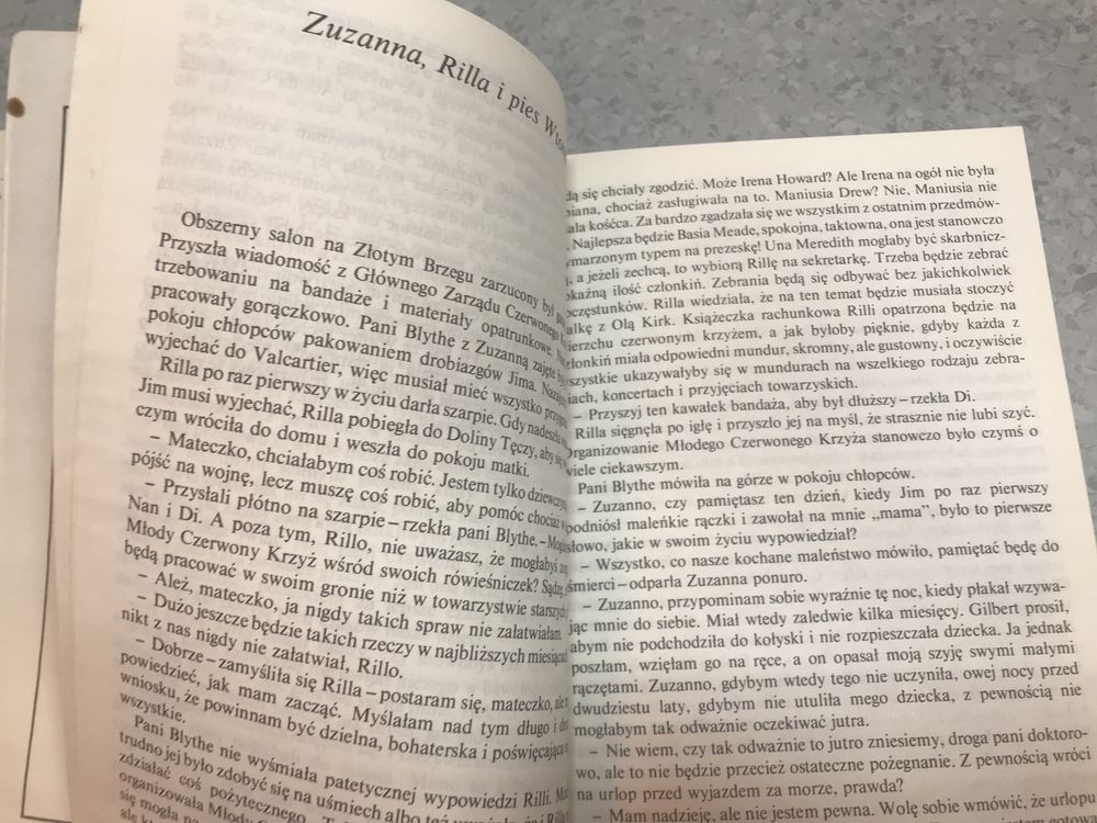 Rilla ze Złotego Brzegu - L. Maud Montgomery