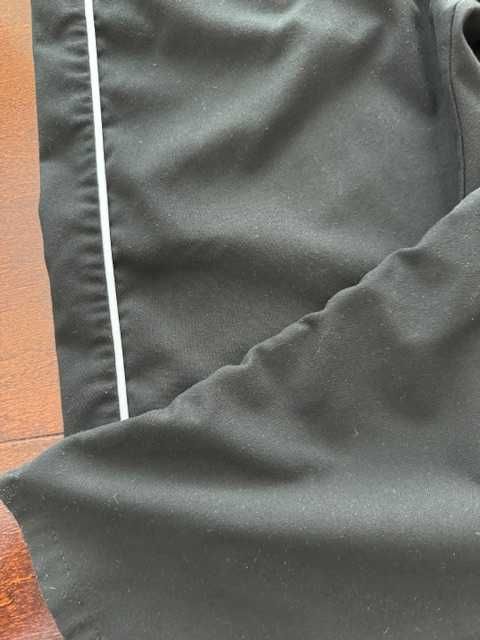 Spodnie męskie M Jogger fit Bershka czarne z białymi lampasami
