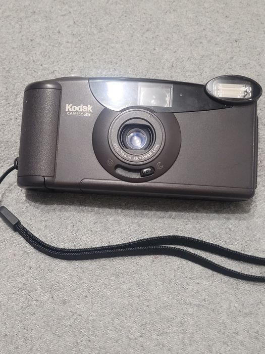 Пленочный фотоапарат.