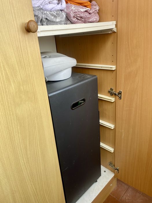 Armário Roupeiro Bege (carvalho) com imensa arrumação perfeito estado