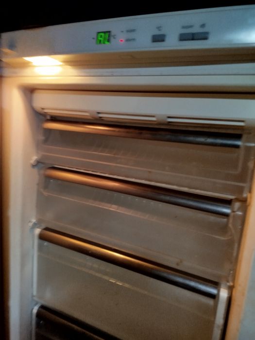 Продам морозильную камеру