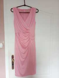 Różowa sukienka elegancka