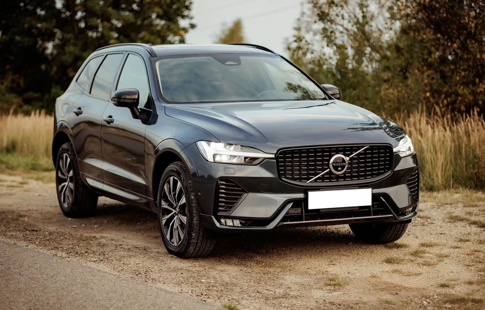Volvo XC60 B5 AWD Plus Dark