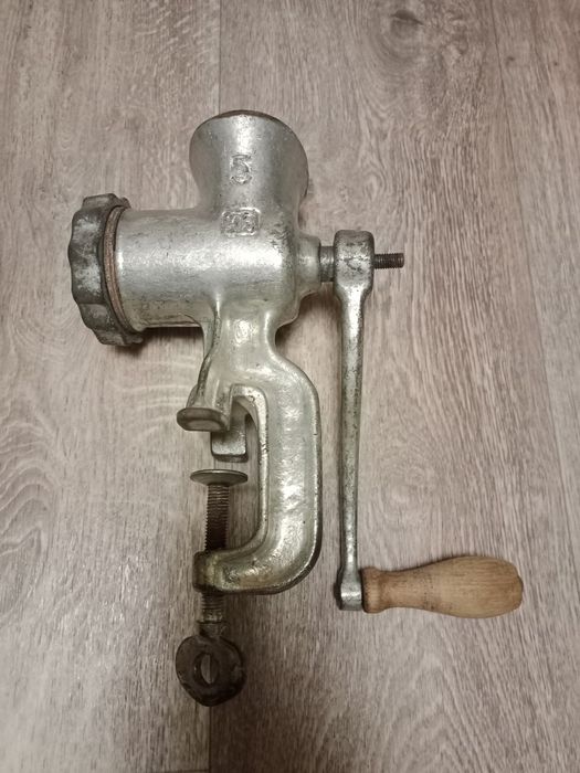 Мясорубка чугунная, раритет.