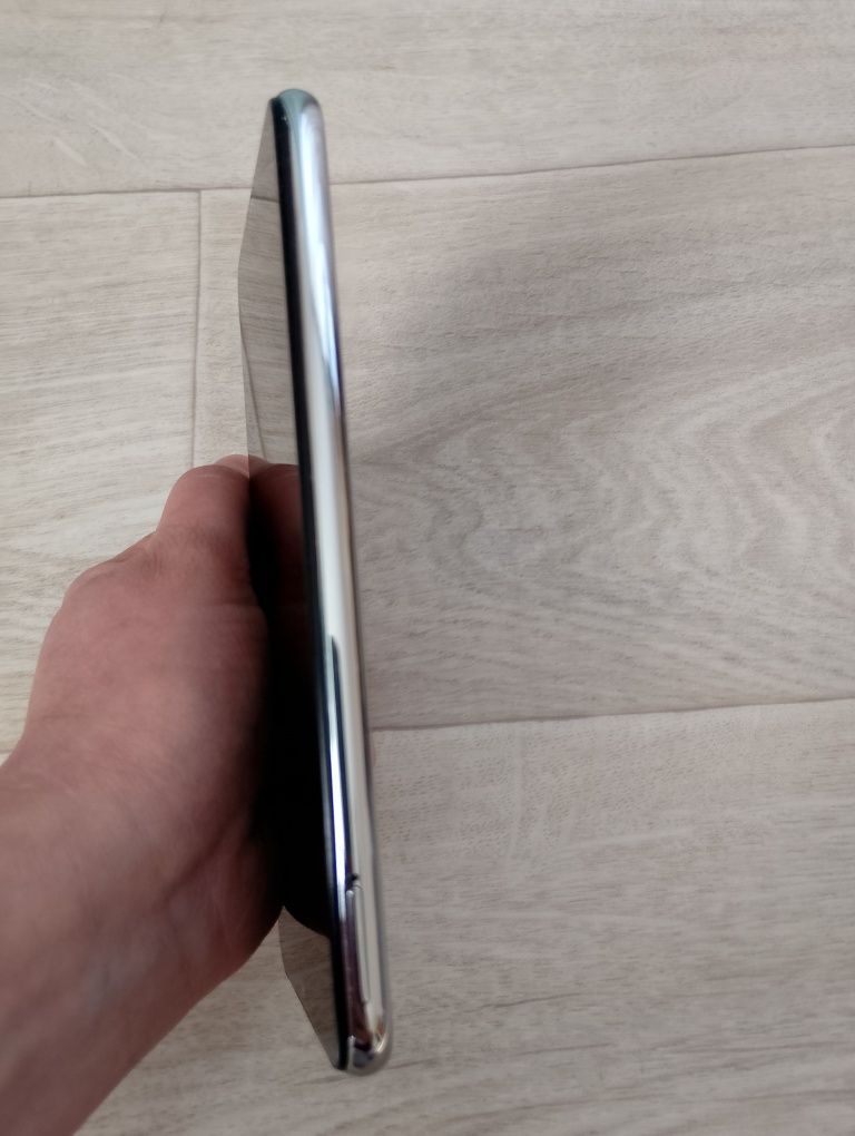 Телефон Xiaomi Redmi Note 8+ 9 чехлов на него