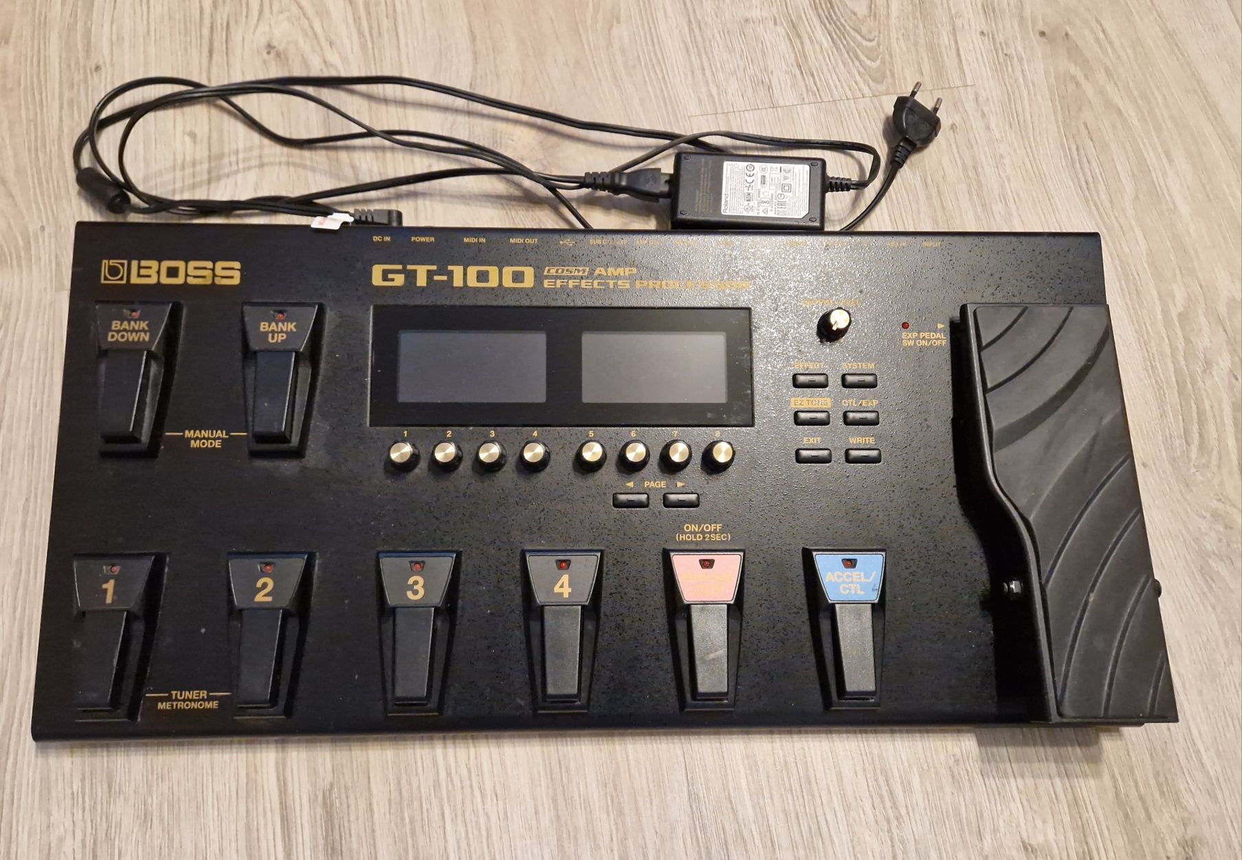 BOSS GT-100 multiefekt gitarowy stan bdb