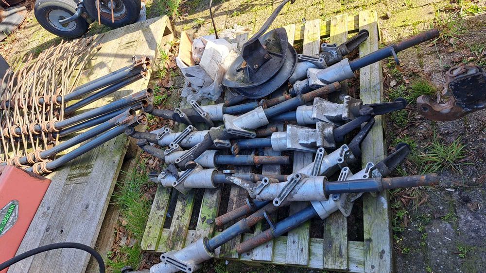 czesci przetrząsarki  zgrabiarki stoll fella krone deutz niemeyer pz