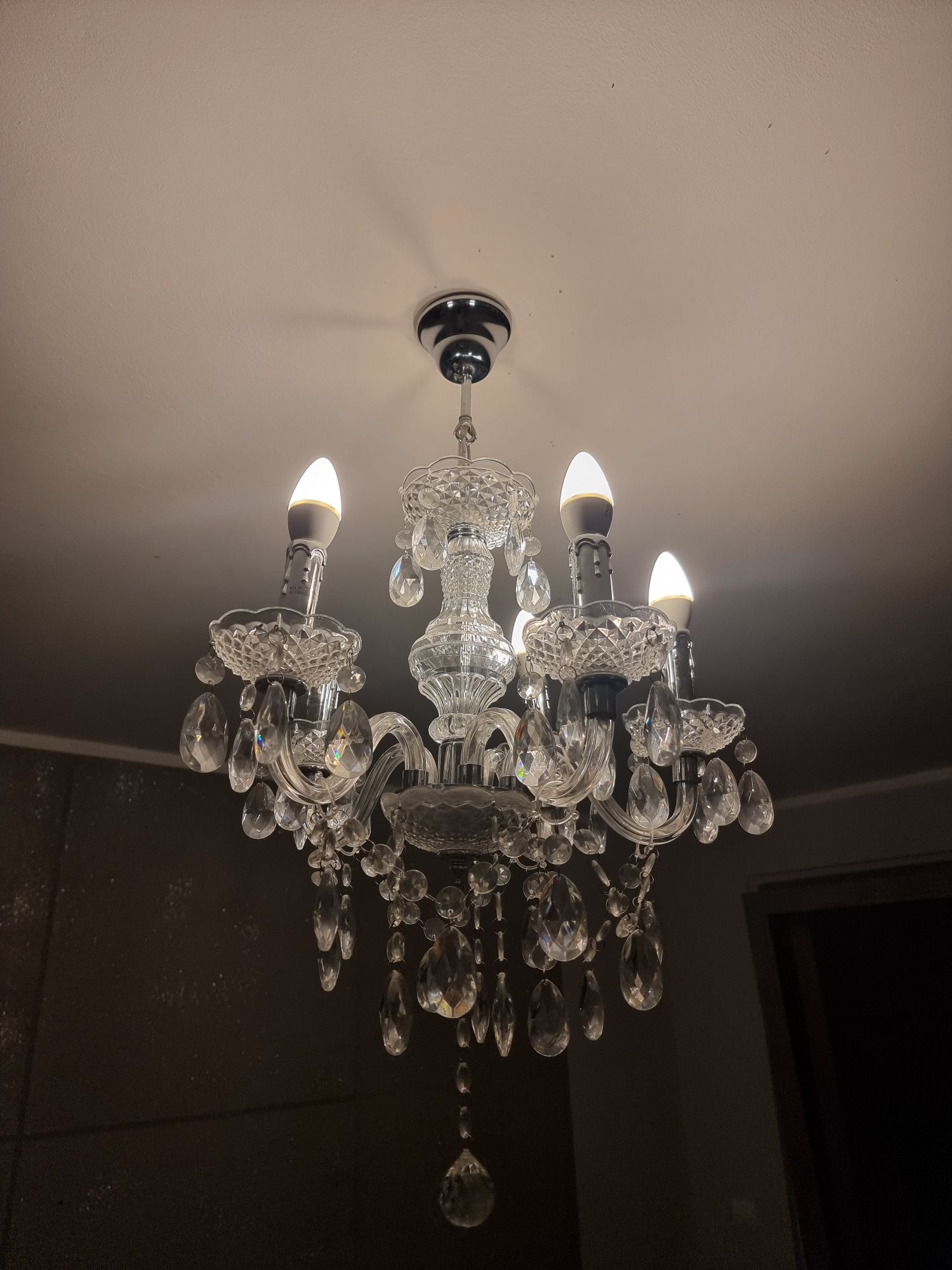 Żyrandol kryształowy do salonu lampa